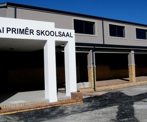 Prag saal ingehuldig